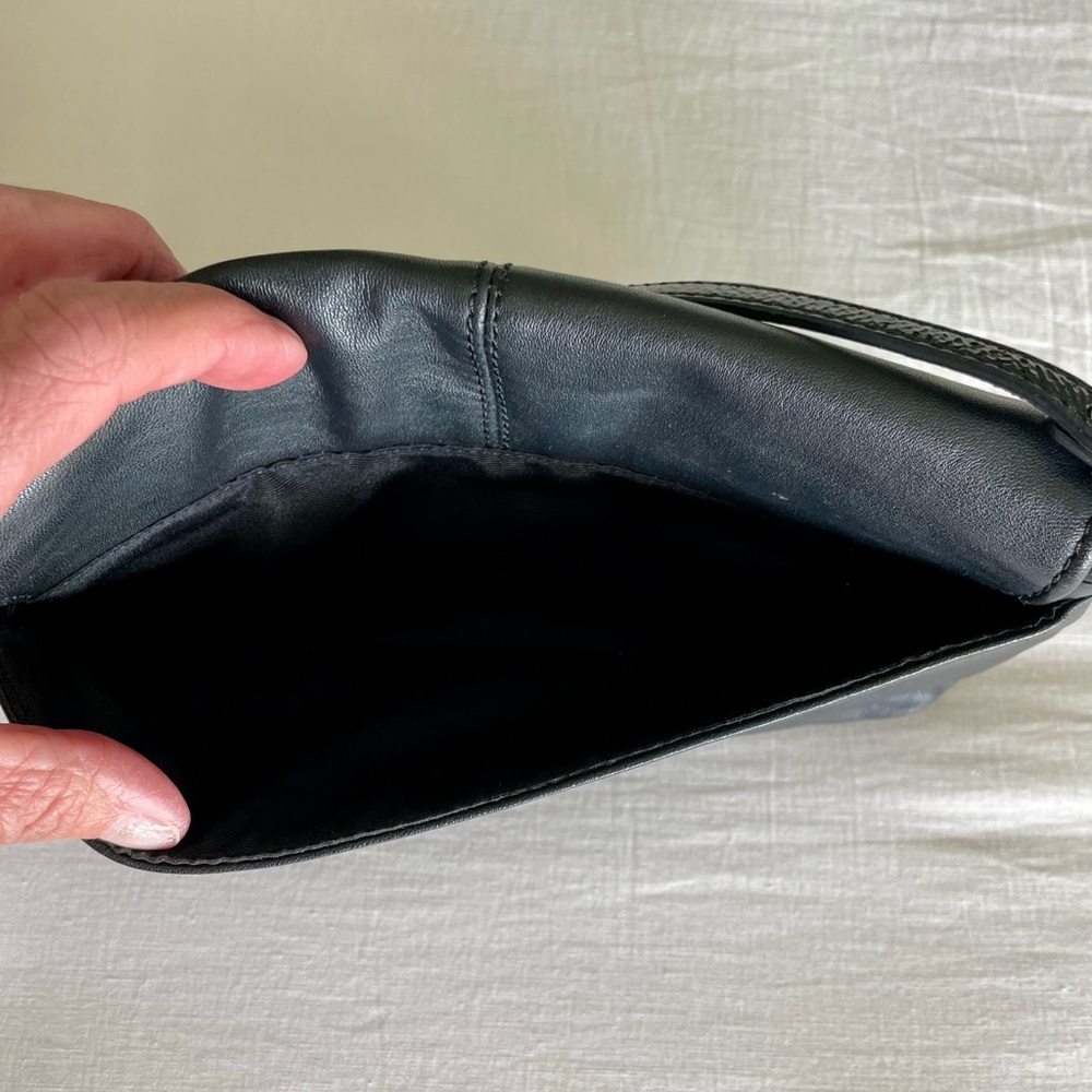 Coach Black Leather Wristlet with Detachable Strap. Great condition. - Picture 6 of 8
